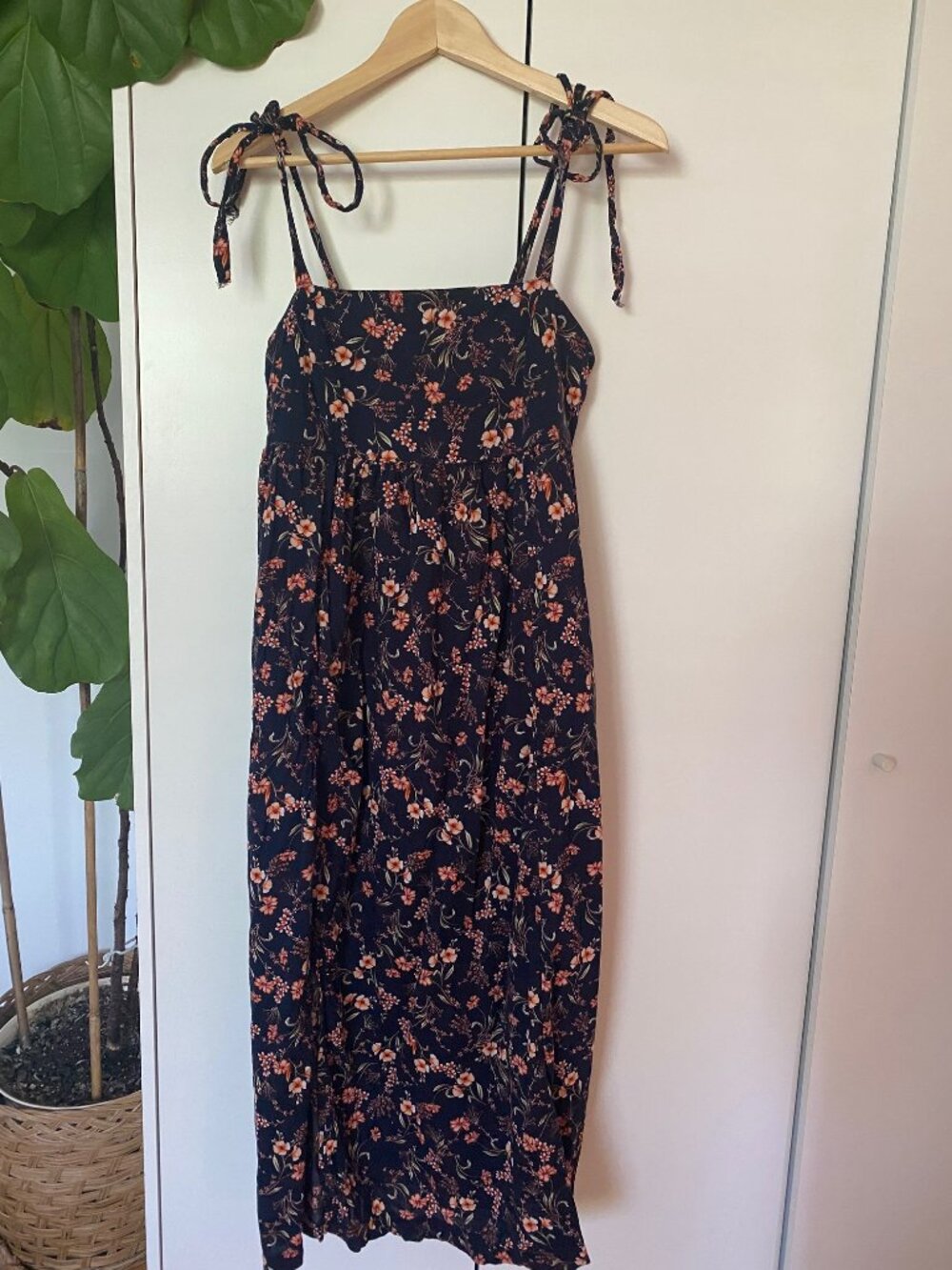 Old Navy Women Summer Dress Size Medium With Pockets